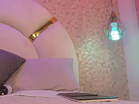 emily_dempsey's cam snapshot