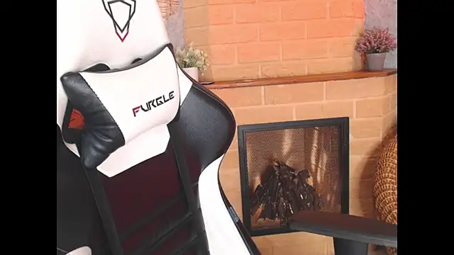 CurvyLunaX's cam snapshot