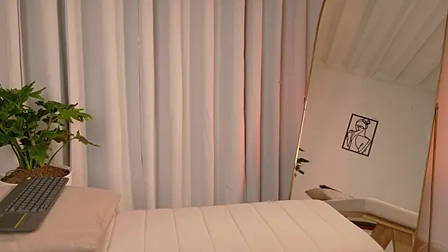 VictoriaNova_'s cam snapshot