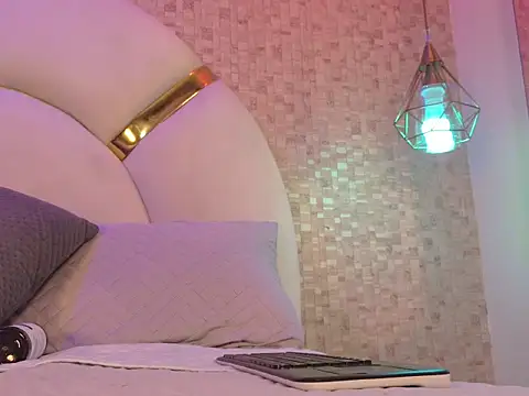 emily_dempsey's cam snapshot