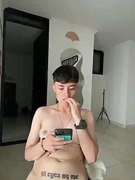 nico_18x live sex cam