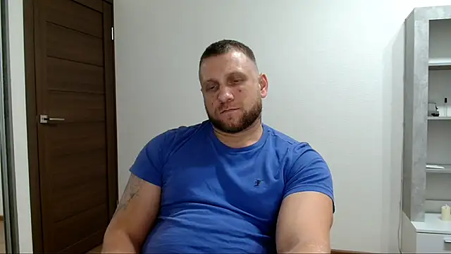 B-L-O-N-D's cam snapshot