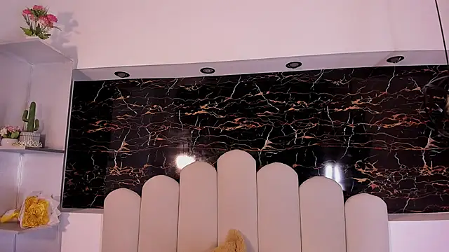 Annyrosee's cam snapshot