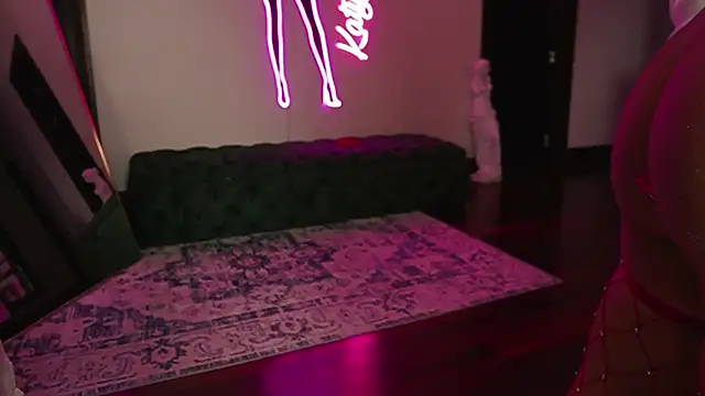 Katyerave live sex cam