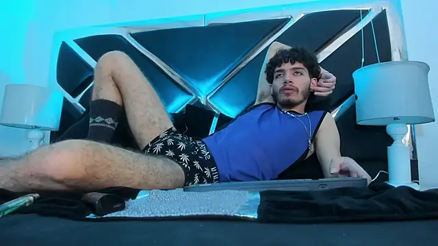 JojoBraando's cam snapshot