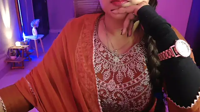 Mitikaa live sex cam