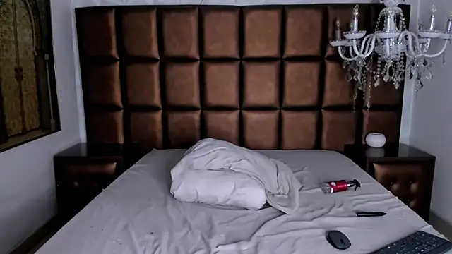 rubyrouge__ live sex cam