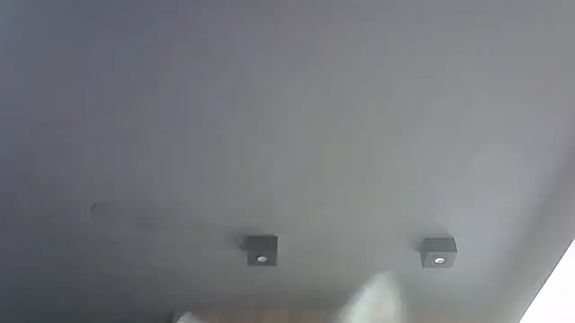 SkinnyKitten live sex cam