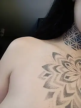 Porcellina181 live sex cam