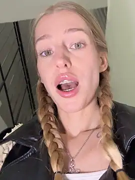 kira_mia live sex cam