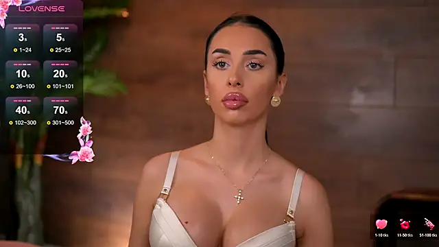 KairaAndrews live sex cam