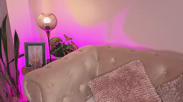 DahianaWalcott live sex cam