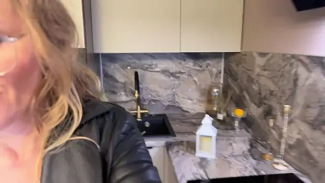 mommy_nadin live sex cam