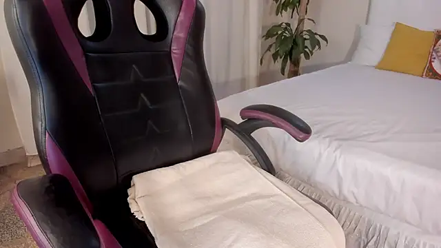 Emmaa_Queen_'s cam snapshot