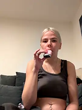 BlondieJujuVibe's cam snapshot