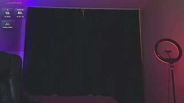 RoxyChill's cam snapshot