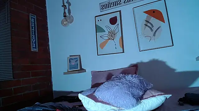 Bombom_chocolate's cam snapshot