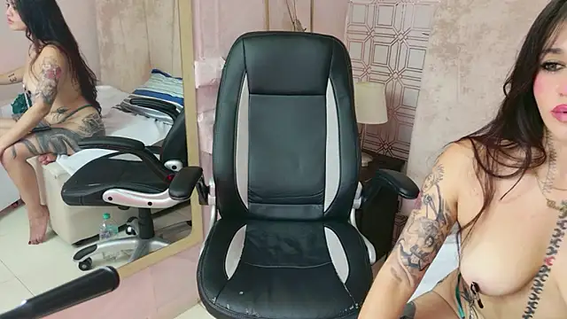 abby_saenz_2025's cam snapshot