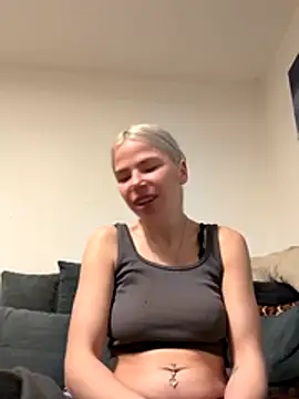 BlondieJujuVibe's cam snapshot