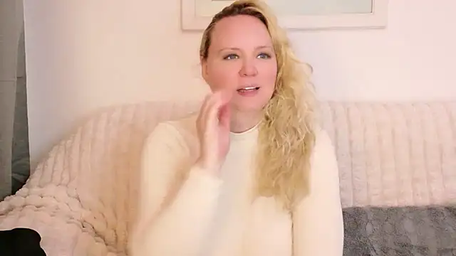 Sarah4you live sex cam