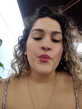 Sara_smiiith211's cam snapshot