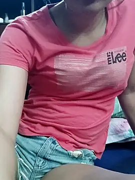 QueenSoreal live sex cam