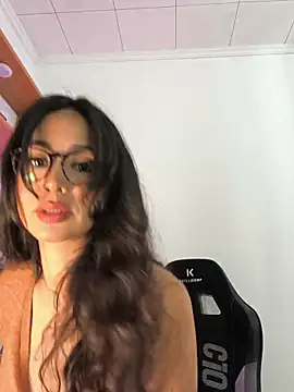 Naughty-Jessie live sex cam