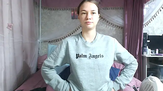 leila_bambi_'s cam snapshot