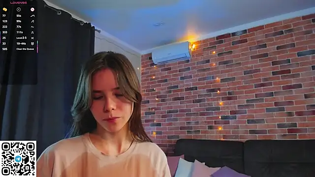 EmiliDen's cam snapshot