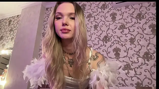 Amelly_04Sun's cam snapshot