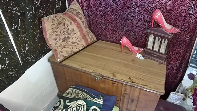 GoddessLorenaFindom live sex cam