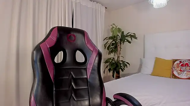 Emmaa_Queen_'s cam snapshot