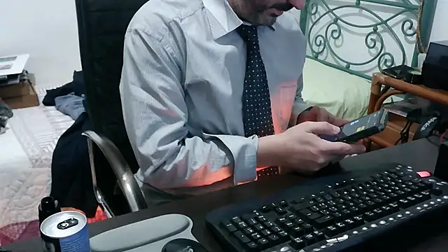 Italian_dark_desire's cam snapshot