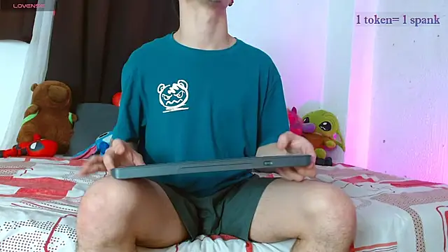 aaronjames1's cam snapshot