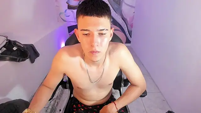 Aleck_Boy's cam snapshot