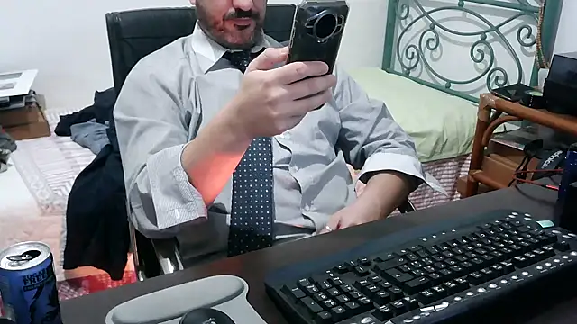 Italian_dark_desire's cam snapshot