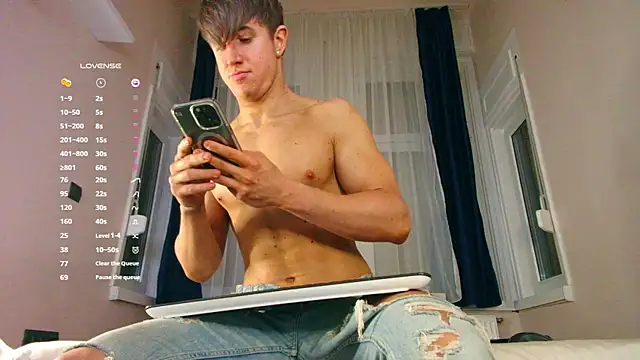 ChristianLevine_'s cam snapshot