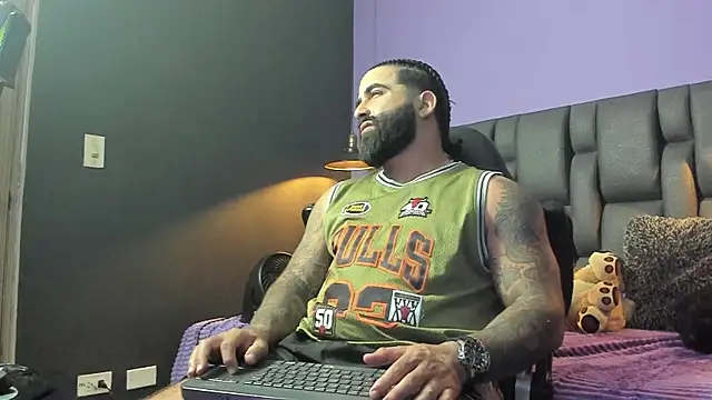 Lyon_vach live sex cam