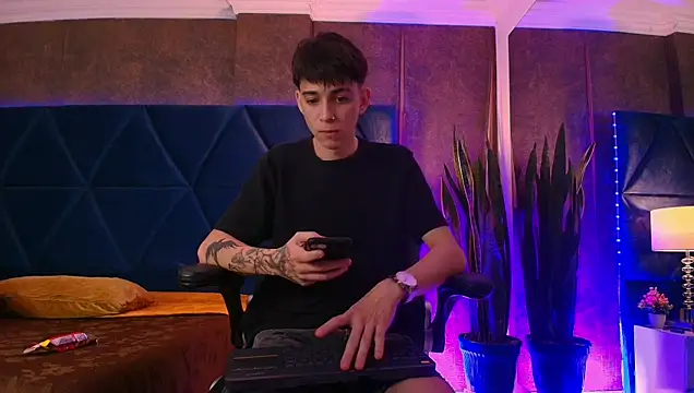 Lion_Foster01 live sex cam