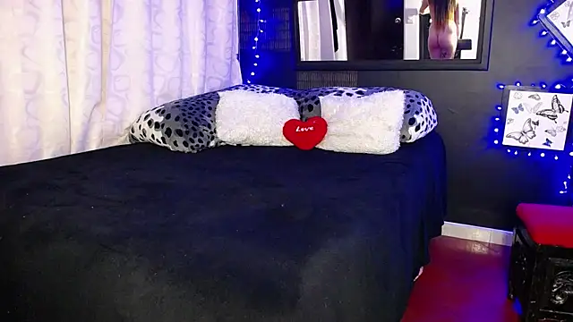 violetta_afrodi's cam snapshot