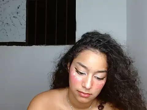 emily_stars1's cam snapshot