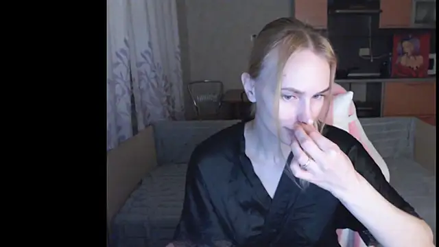 Elsa_Li's cam snapshot