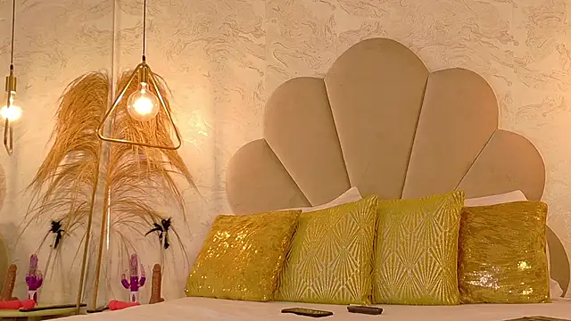 IvanaMoire_'s cam snapshot