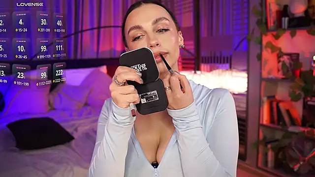 LunaNight's cam snapshot