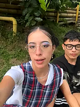 SAMANTHA_AND_PETER's cam snapshot