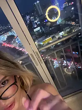 saliha_pinky_'s cam snapshot