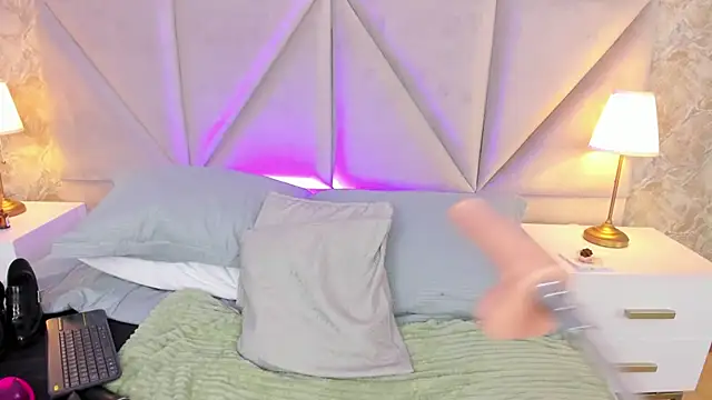 Viiolet_Stone's cam snapshot