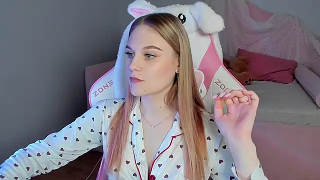 AriaWell's cam snapshot