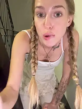 kira_mia live sex cam