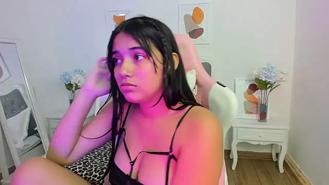 Shaleena_'s cam snapshot